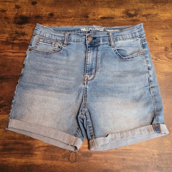 Wallflower Denim Shorts Size 11 Irresistible High Rise Cuffed Medium Light Wash - Picture 1 of 8